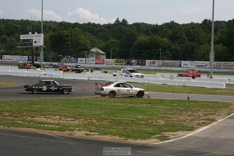 Illustration for article titled The 24 Hours Of LeMons New England 2009 Über Gallery, Part 1